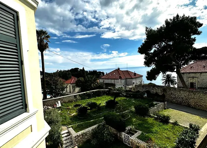 Two-Bedrooms Apartment With Balcony And Sea View,Near Old Town