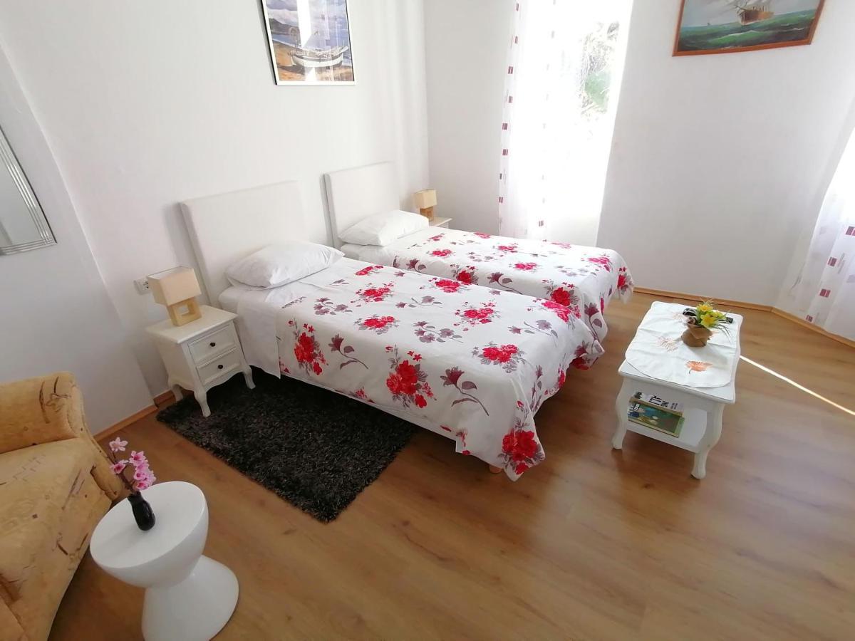 Two-bedrooms With Balcony And Sea View,near Old Town Apartment *