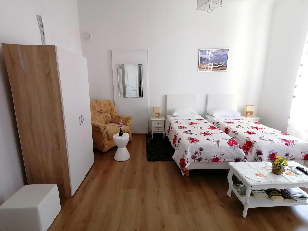 Apartment Two-bedrooms With Balcony And Sea View,near Old Town Dubrovnik