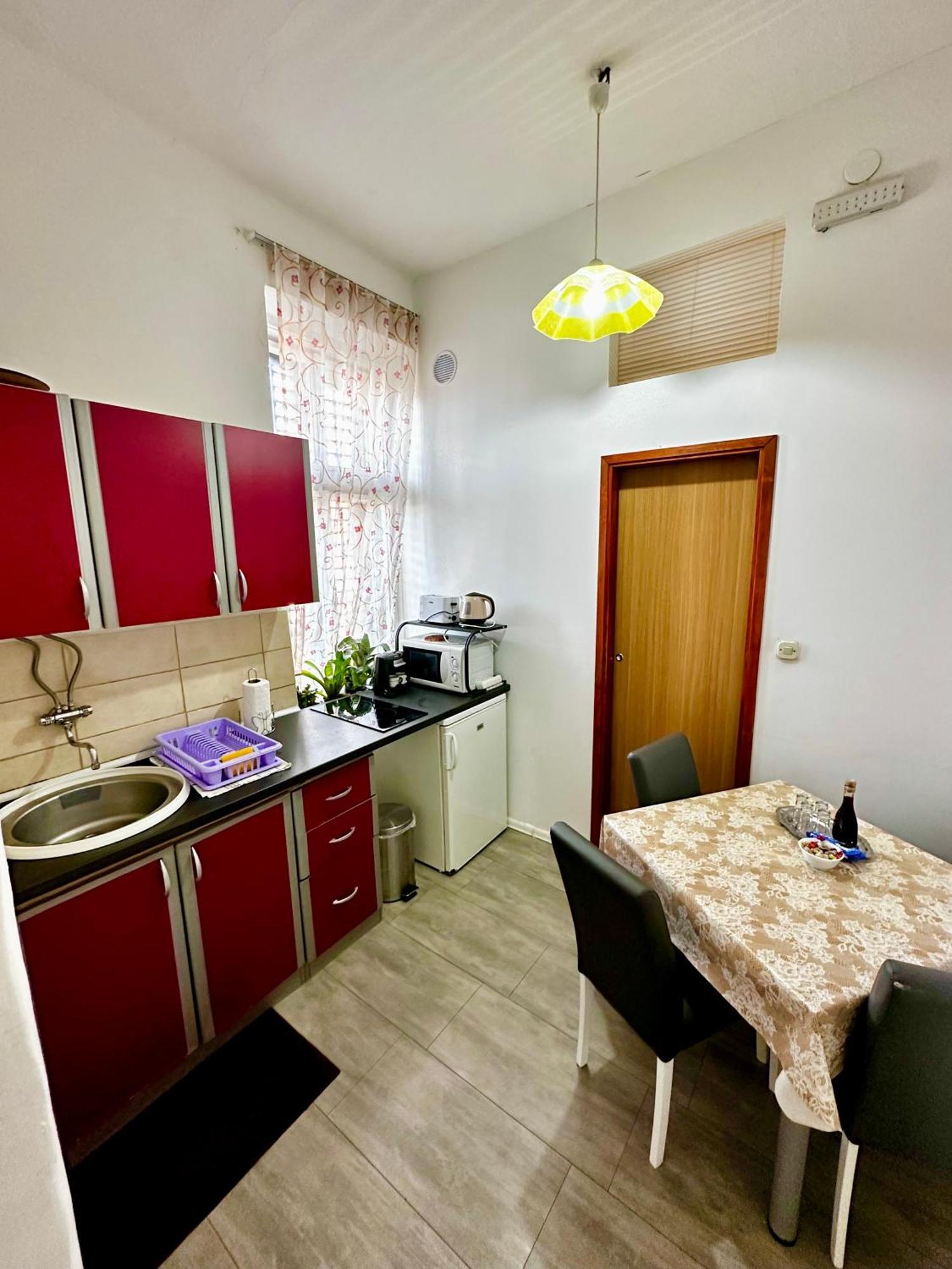Two-bedrooms With Balcony And Sea View,near Old Town Apartment