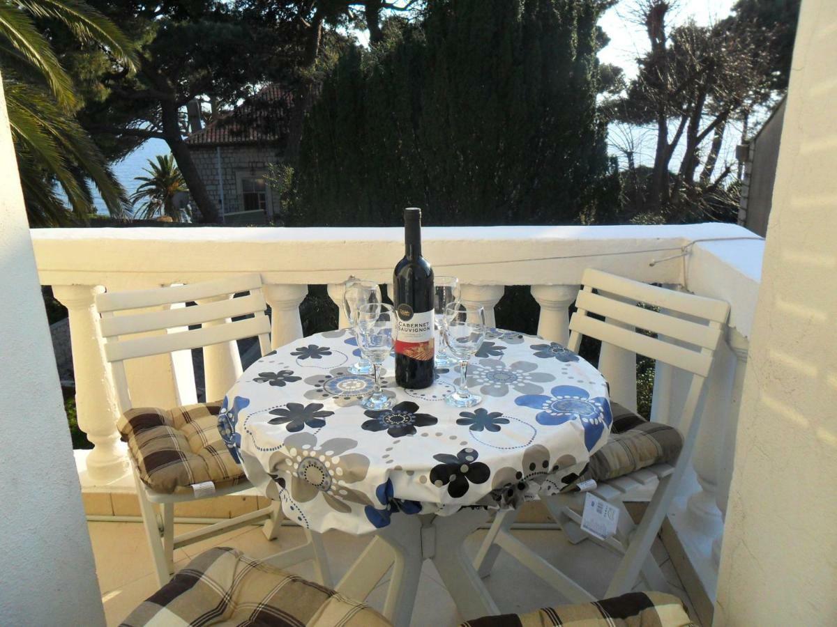Apartment Two-bedrooms With Balcony And Sea View,near Old Town Dubrovnik