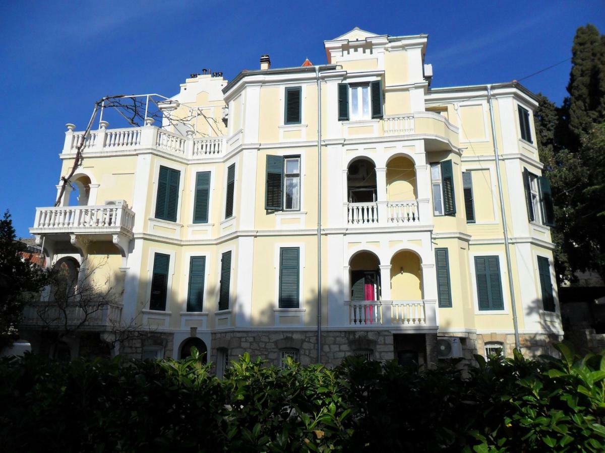 Two-bedrooms With Balcony And Sea View,near Old Town *