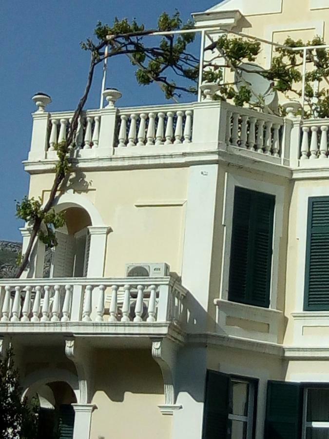 Two-bedrooms With Balcony And Sea View,near Old Town
