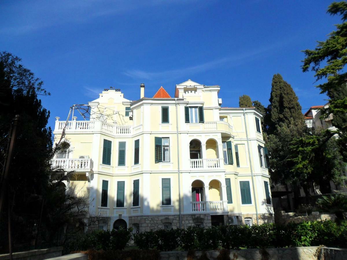 Two-bedrooms With Balcony And Sea View,near Old Town Apartment *